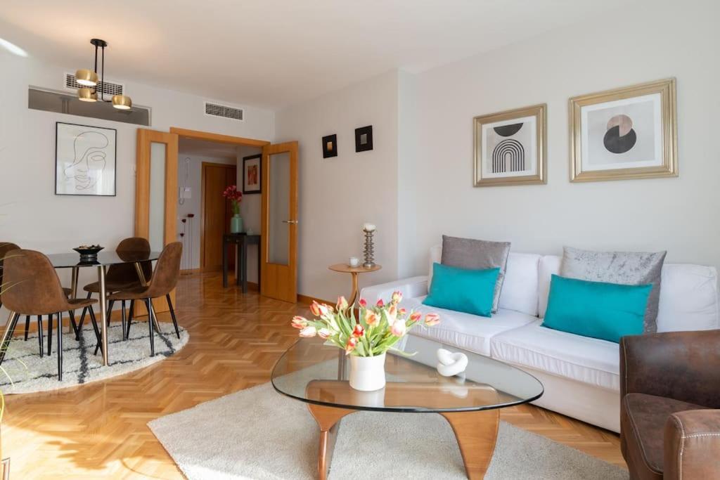 Vivienda Con Zona De Trabajo, Piscina Y Parking Daire Madrid Dış mekan fotoğraf