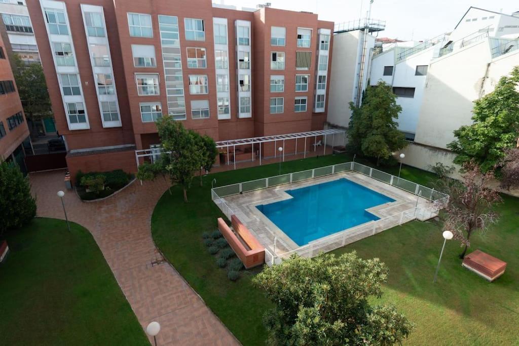 Vivienda Con Zona De Trabajo, Piscina Y Parking Daire Madrid Dış mekan fotoğraf