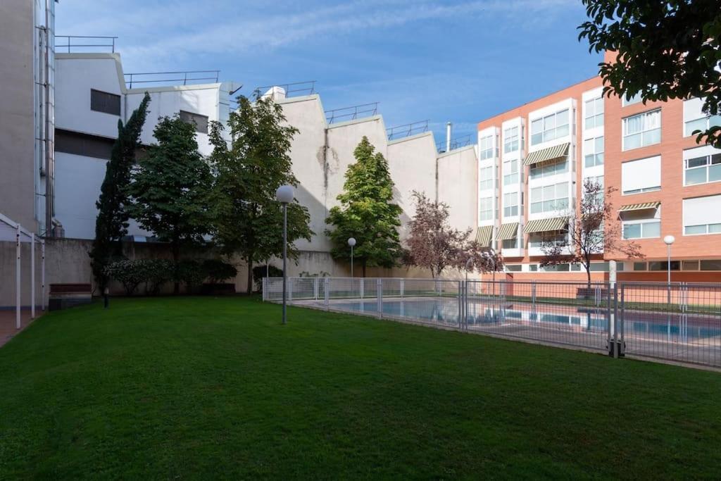 Vivienda Con Zona De Trabajo, Piscina Y Parking Daire Madrid Dış mekan fotoğraf