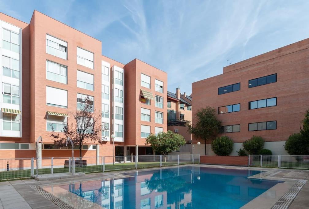 Vivienda Con Zona De Trabajo, Piscina Y Parking Daire Madrid Dış mekan fotoğraf